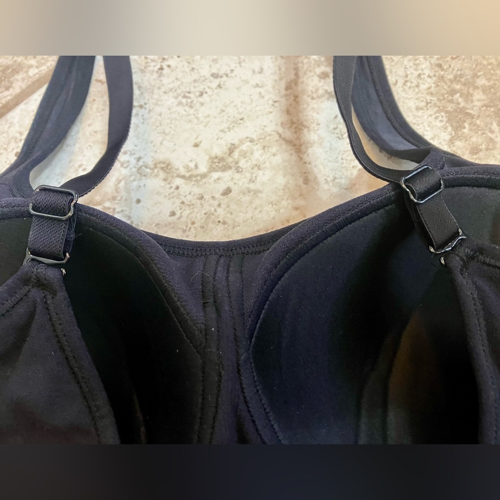 NWT, Underoutfit Comfort Shaping Bra with Adjustable Straps, M - Picture 3 of 6